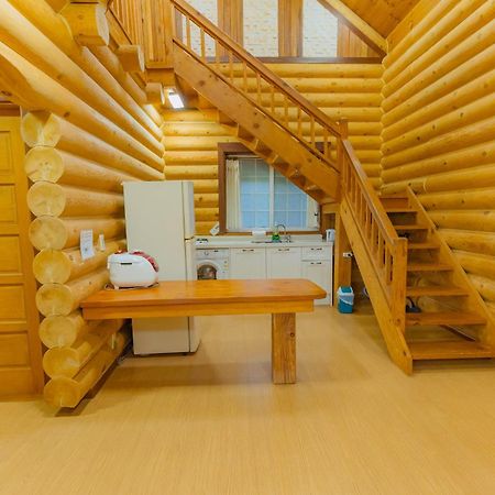 Jungmun Log Pension&Resort Seogwipo Eksteriør bilde