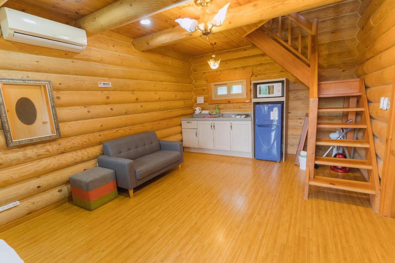 Jungmun Log Pension&Resort Seogwipo Eksteriør bilde