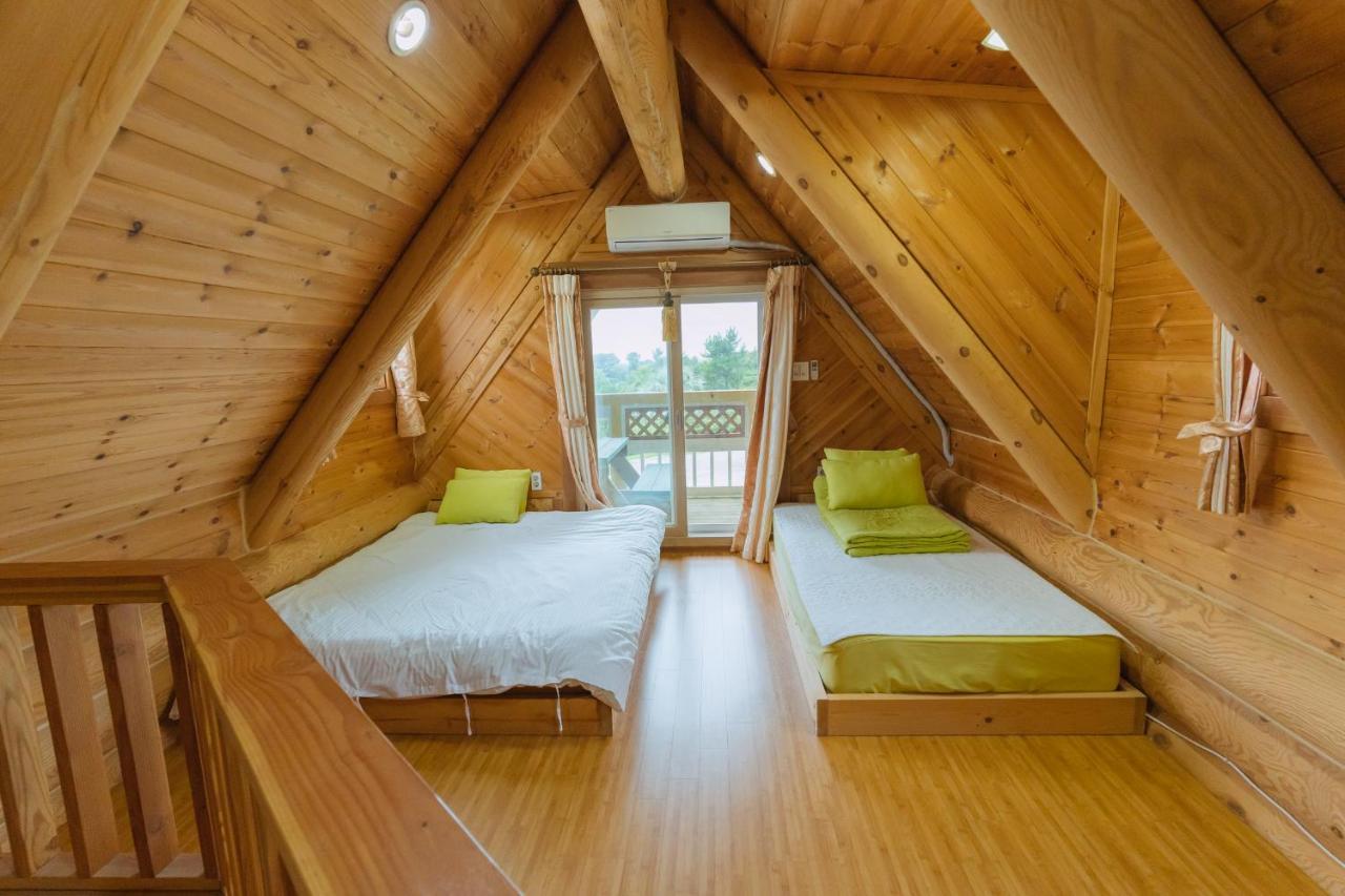 Jungmun Log Pension&Resort Seogwipo Eksteriør bilde
