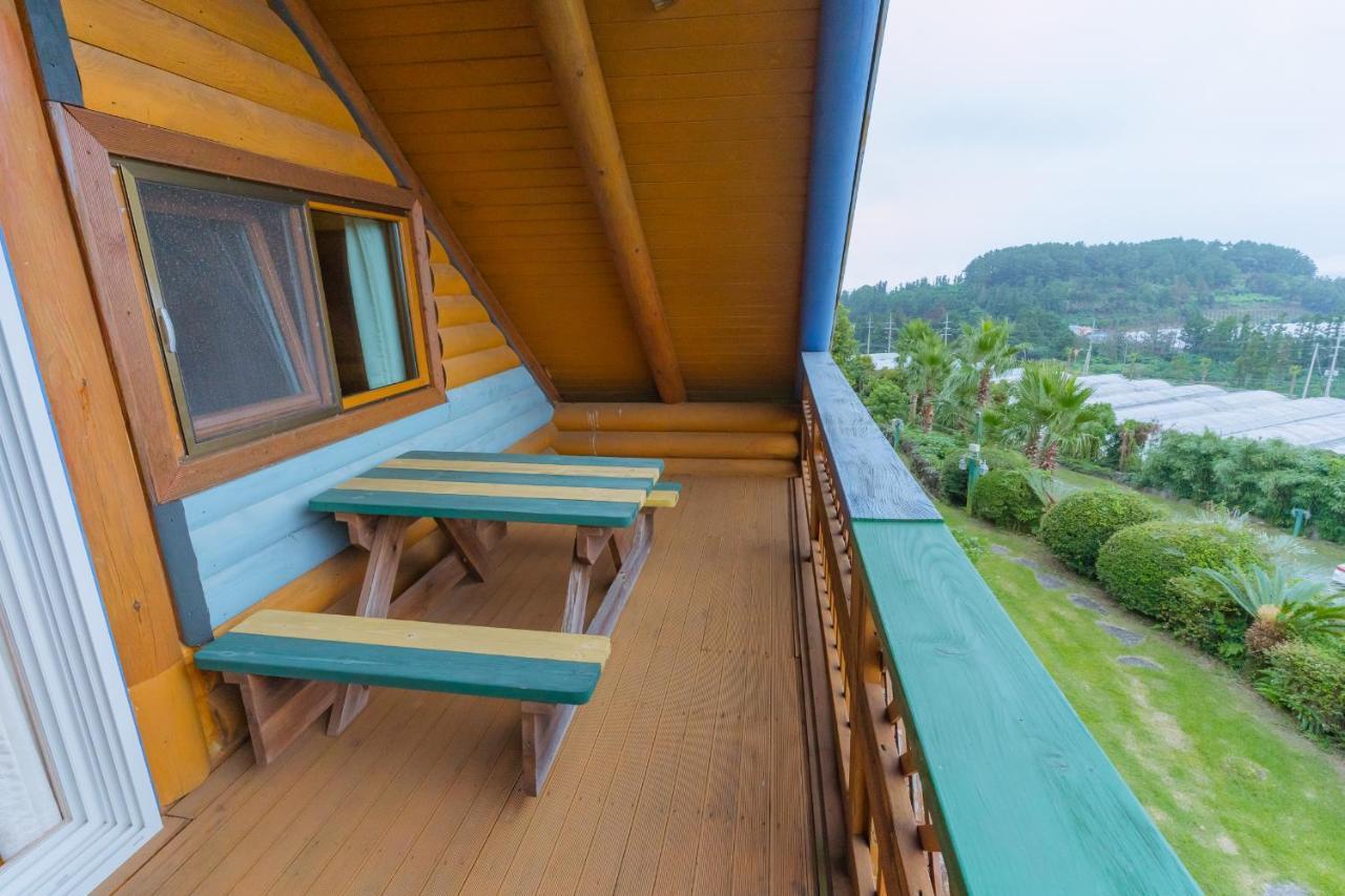 Jungmun Log Pension&Resort Seogwipo Eksteriør bilde