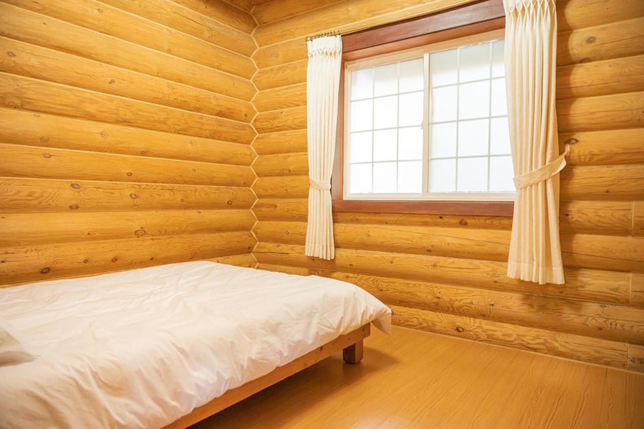 Jungmun Log Pension&Resort Seogwipo Eksteriør bilde