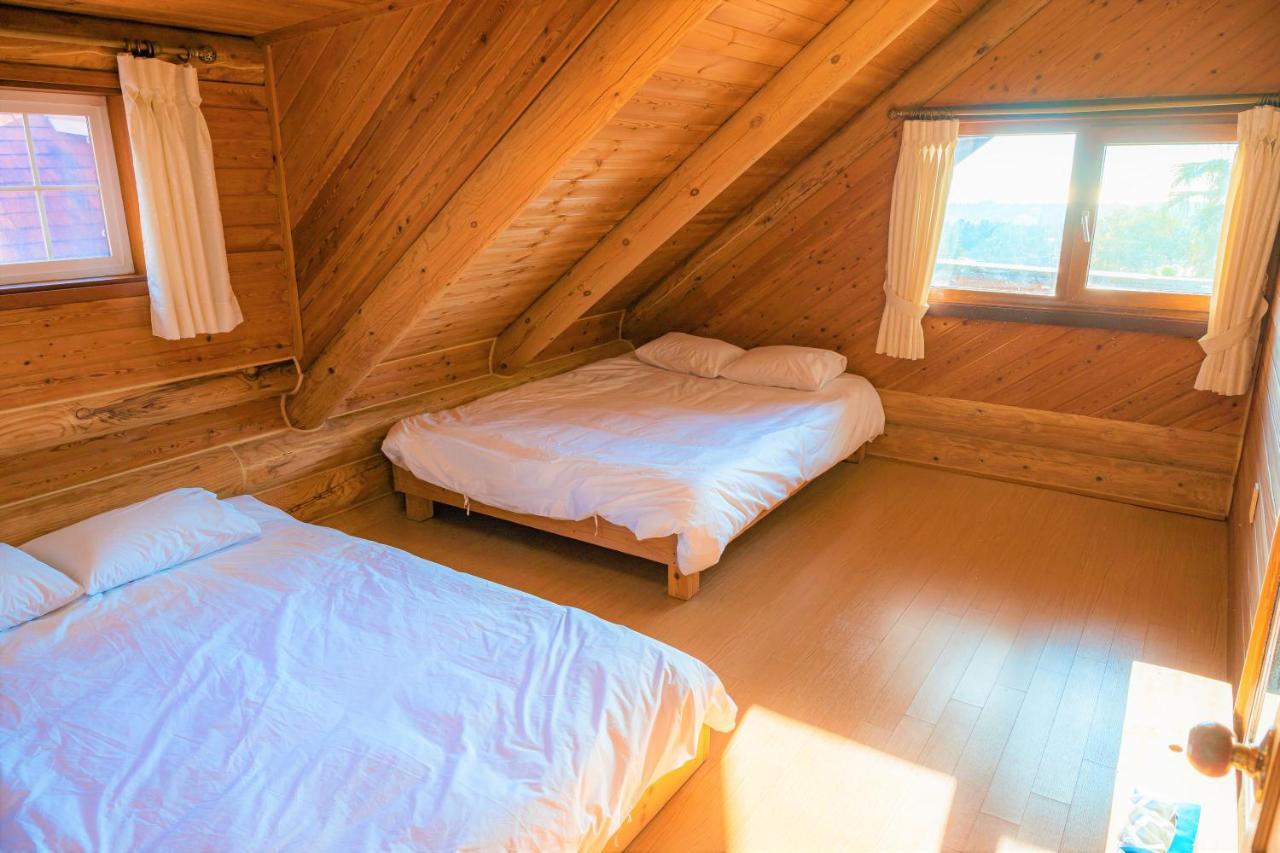 Jungmun Log Pension&Resort Seogwipo Eksteriør bilde