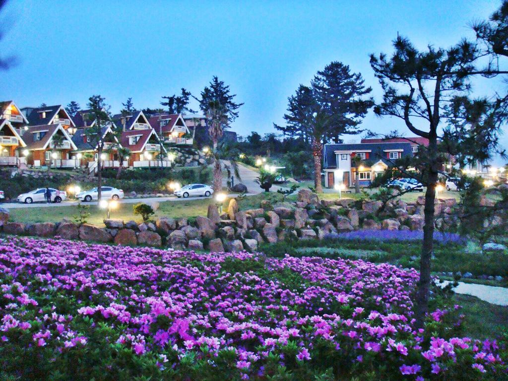Jungmun Log Pension&Resort Seogwipo Eksteriør bilde
