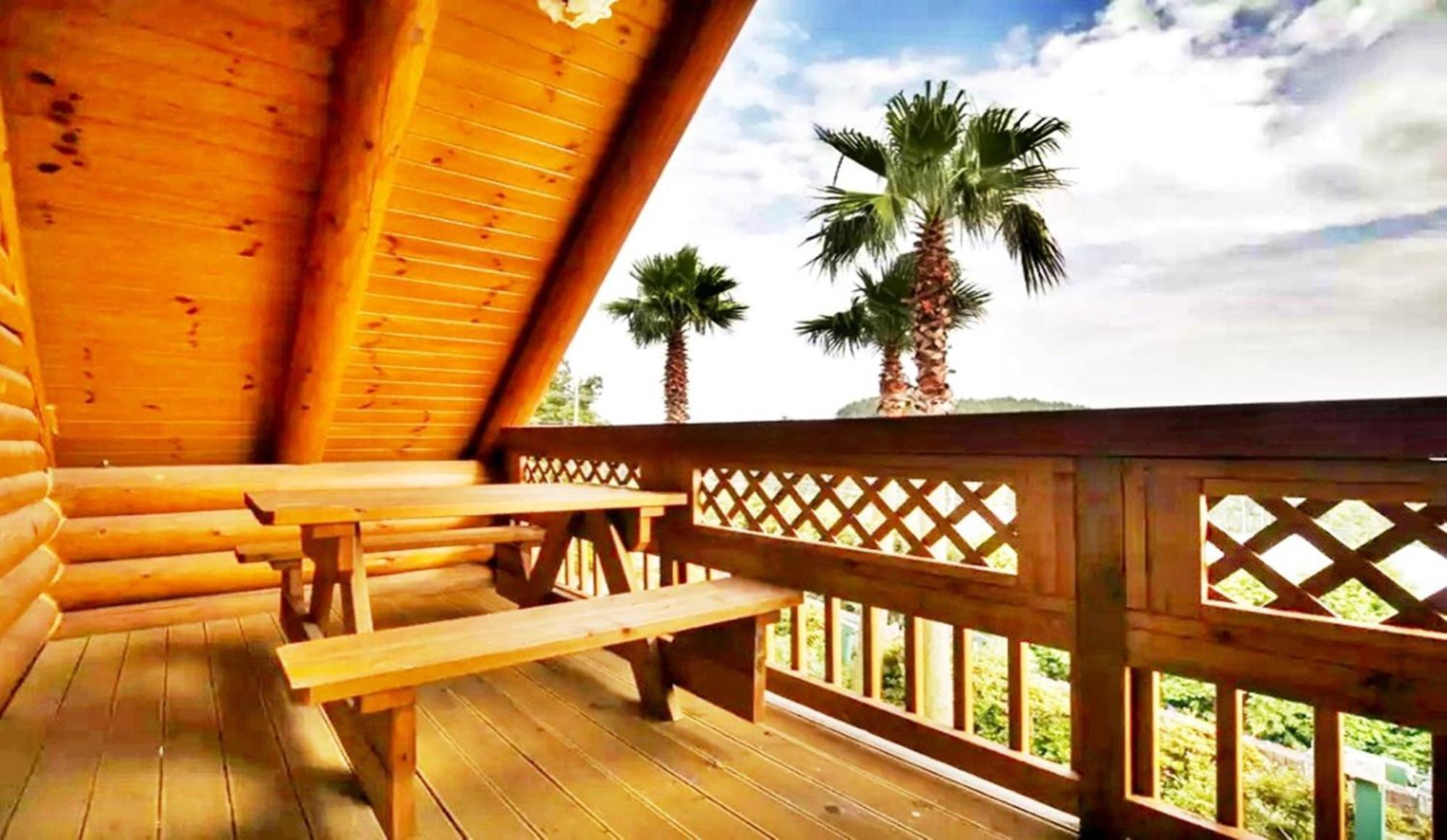 Jungmun Log Pension&Resort Seogwipo Eksteriør bilde