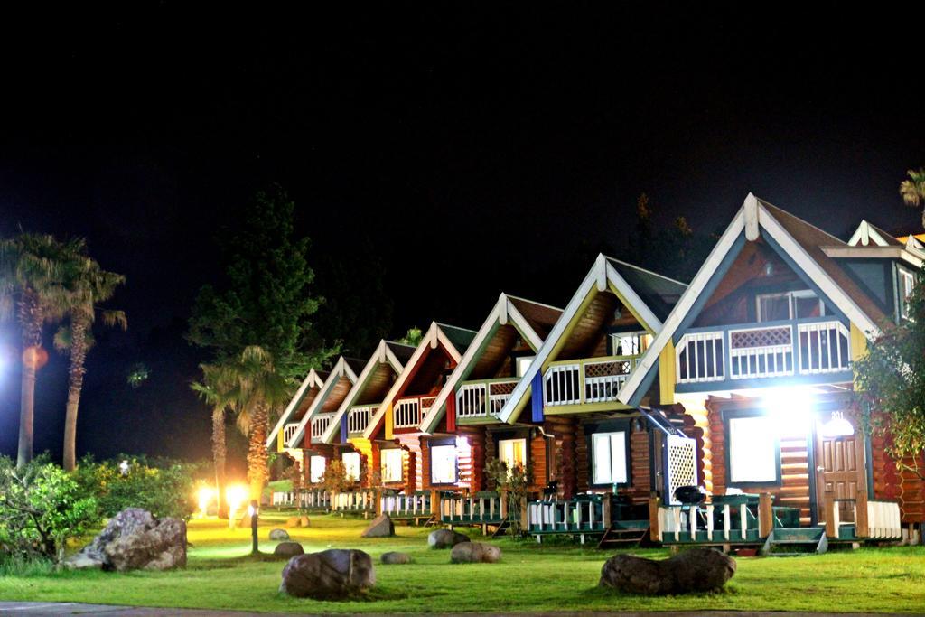 Jungmun Log Pension&Resort Seogwipo Eksteriør bilde
