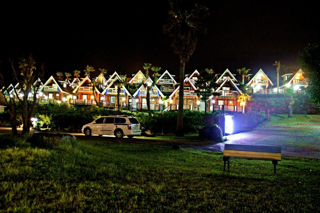 Jungmun Log Pension&Resort Seogwipo Eksteriør bilde