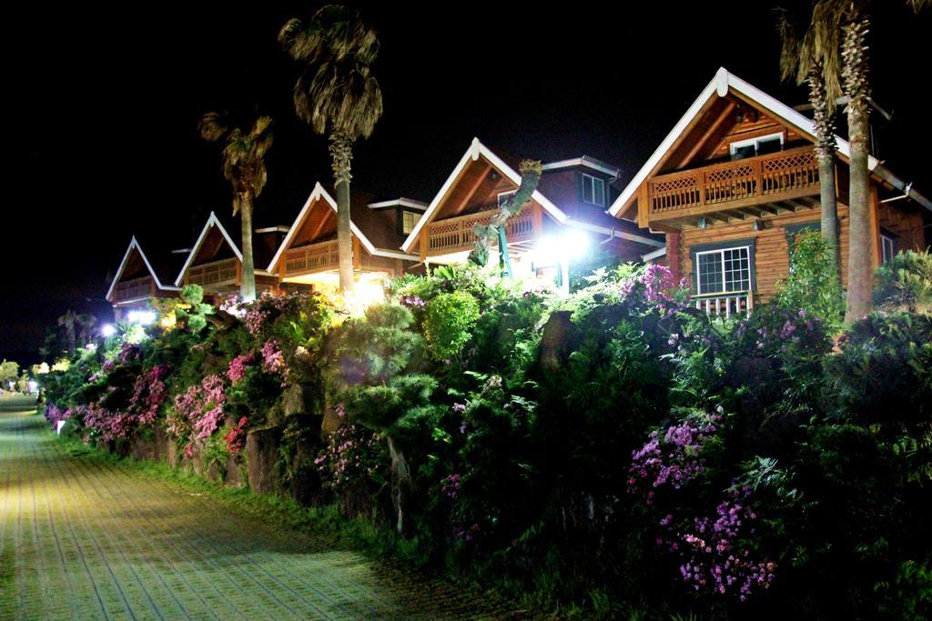 Jungmun Log Pension&Resort Seogwipo Eksteriør bilde