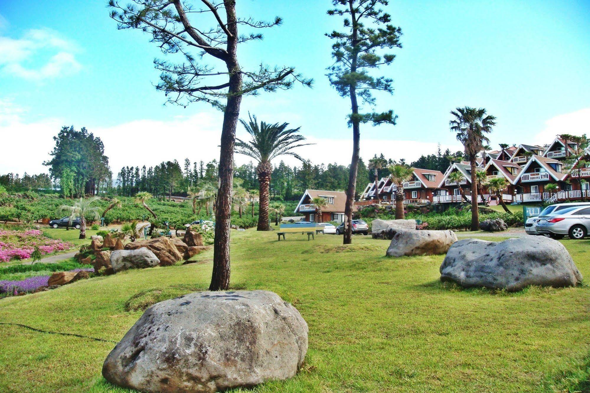 Jungmun Log Pension&Resort Seogwipo Eksteriør bilde